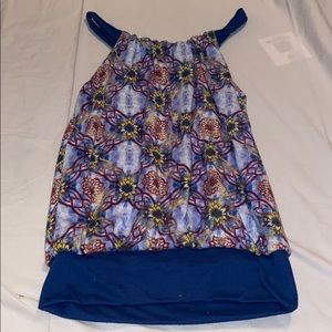 blue patterned tank 💙